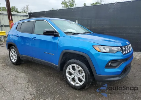 2024 Jeep Compass Latitude z USA, uszkodzony, nr VIN 3C4NJDBN6RT100574